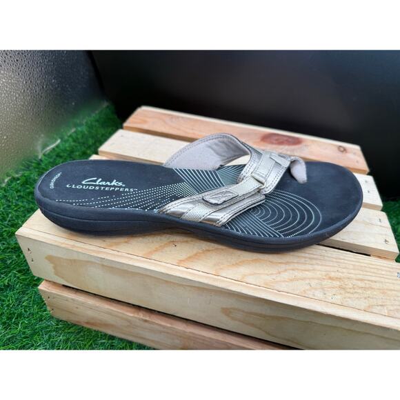 Cloudsteppers by Clarks- Gold/Black Sandals- Size 9W - Picture 5 of 10